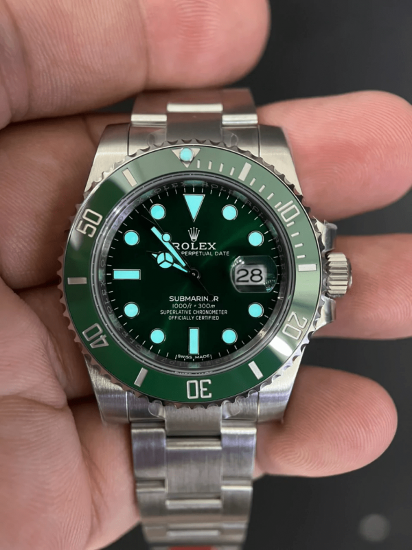 Rolex Submariner Date Green Hulk 40mm - Image 2